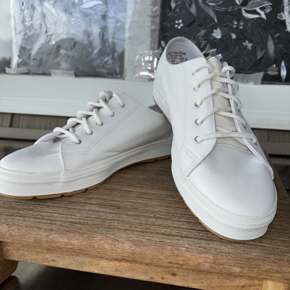 Keds Original White Lace Up Sneakers Ready to Wear  Women's Casual 8.5 Shoes EUC
